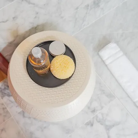 Апартаменты Night At The Museum - Free Parking By Rent Комо