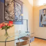 Night At The Museum Apartment קומו