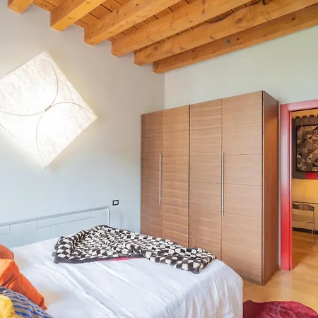 Night At The Museum - Free Parking By Rent דירה קומו